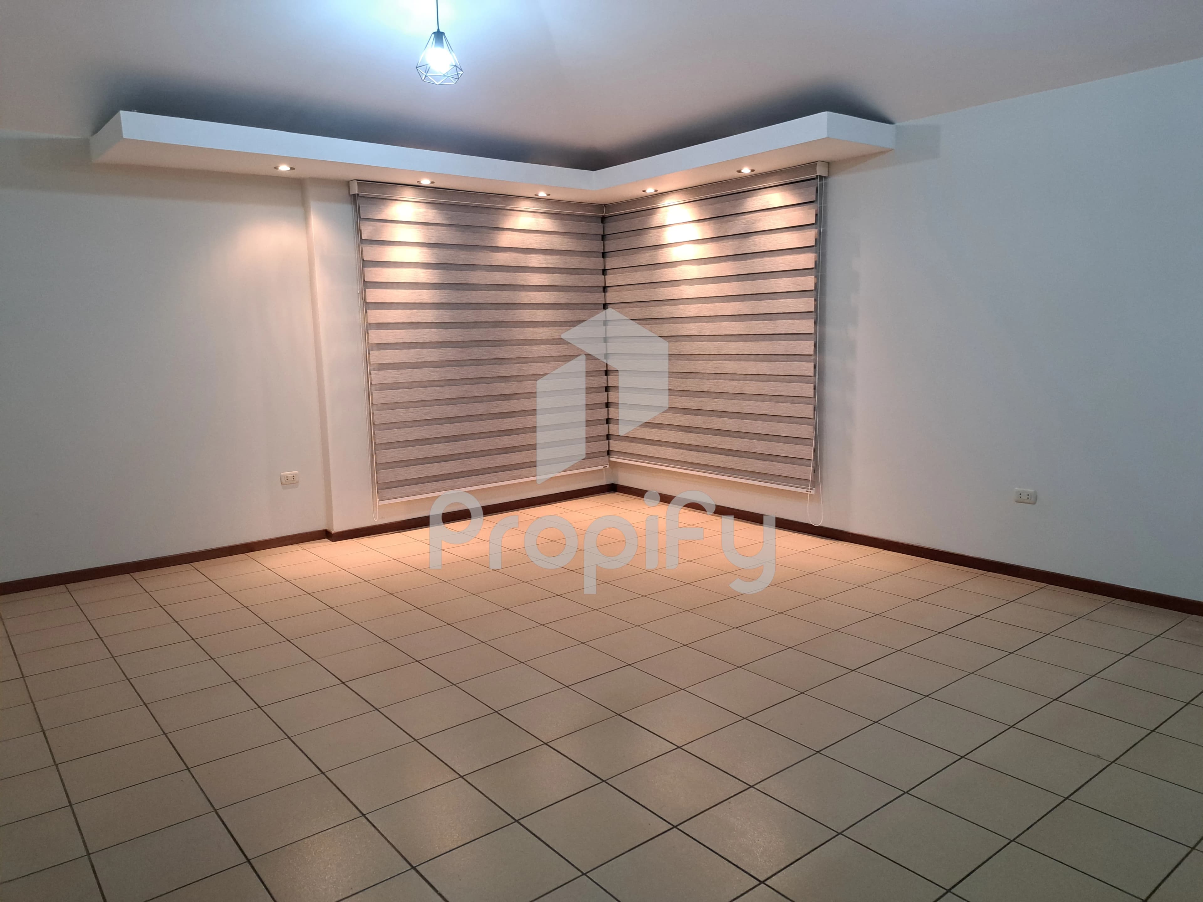 AMPLIO DEPARTAMENTO EN ALQUILER