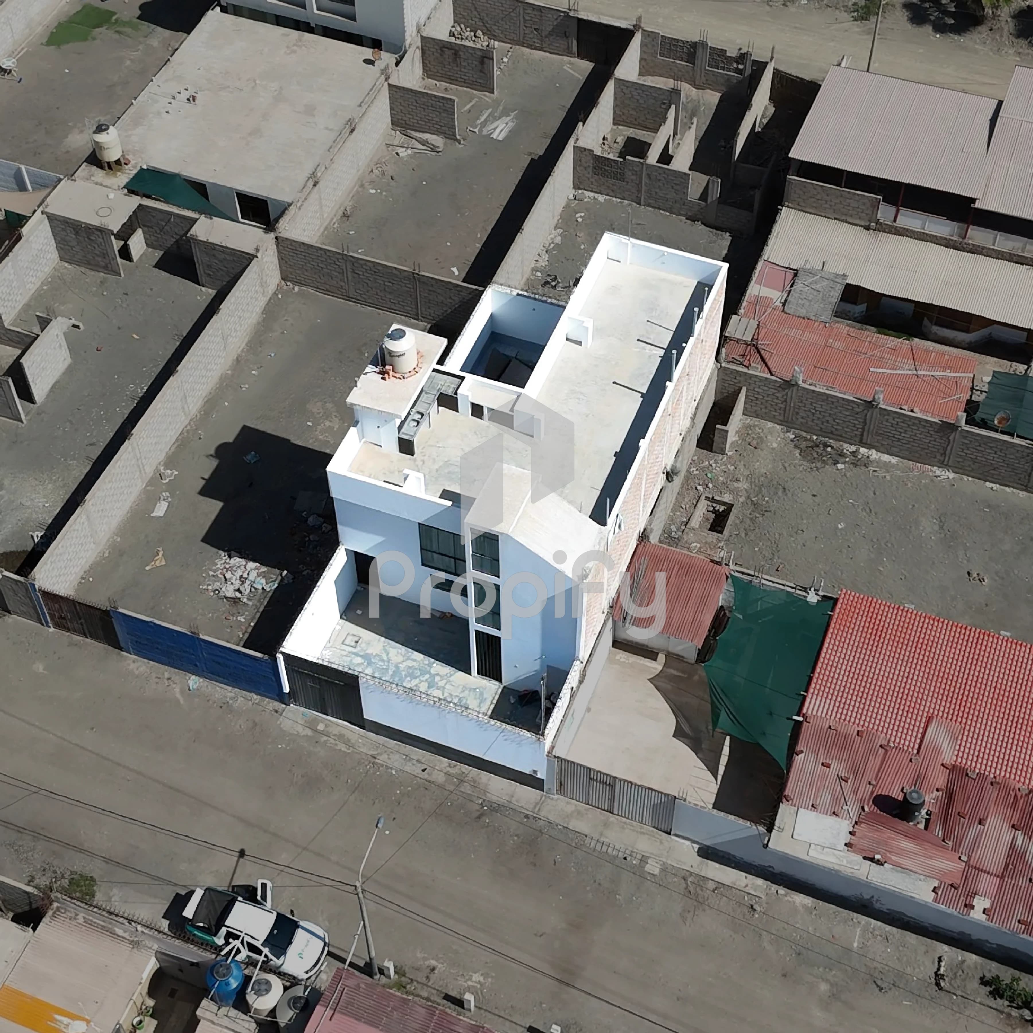 CASA DE ESTRENO EN LA PUNTA A UNA CUADRA DE LA PLAYA