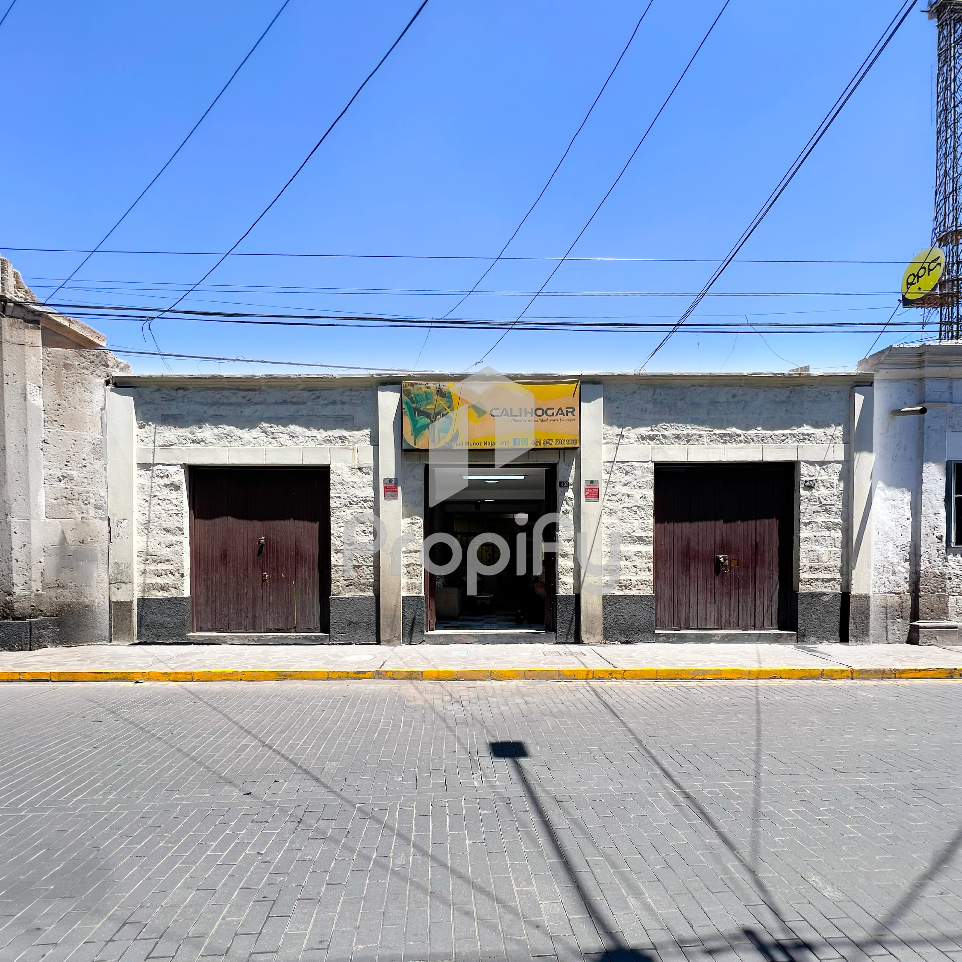 Propiedad Mixta Con Locales Comerciales Y Casa Interior En Calle Manuel Muñoz Najar - Cercado, Arequipa